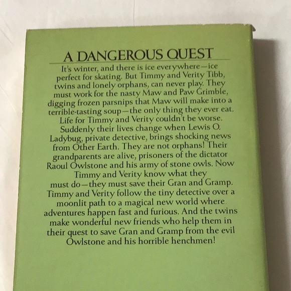 🎁5 for $10 Sale🎁The Owlstone Crown, by X.J. Kennedy, paperback 1983,cover wear - Picture 3 of 4